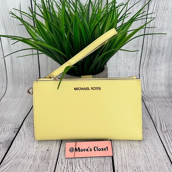 Michael Kors Handbags - Michael Kors Wallet